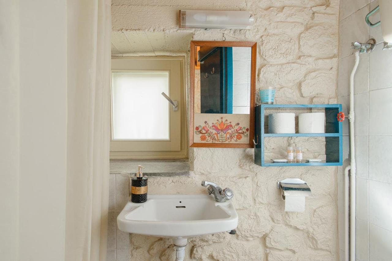 The Stone House Apartment Aegina Exterior foto