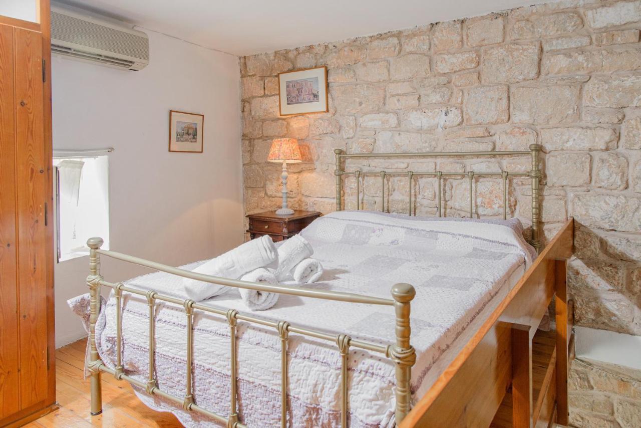 The Stone House Apartment Aegina Exterior foto